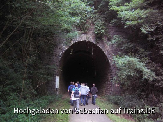 Am Tunneleingang