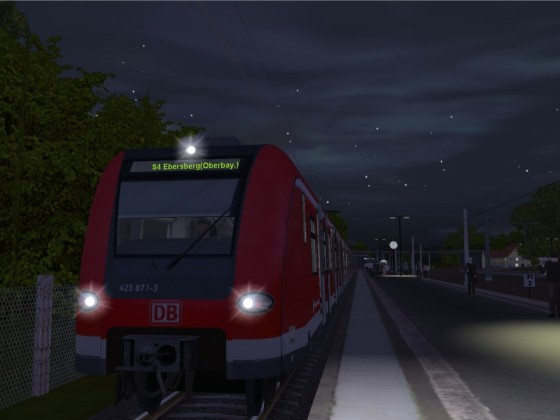 S4 nach Ebersberg bei Nacht